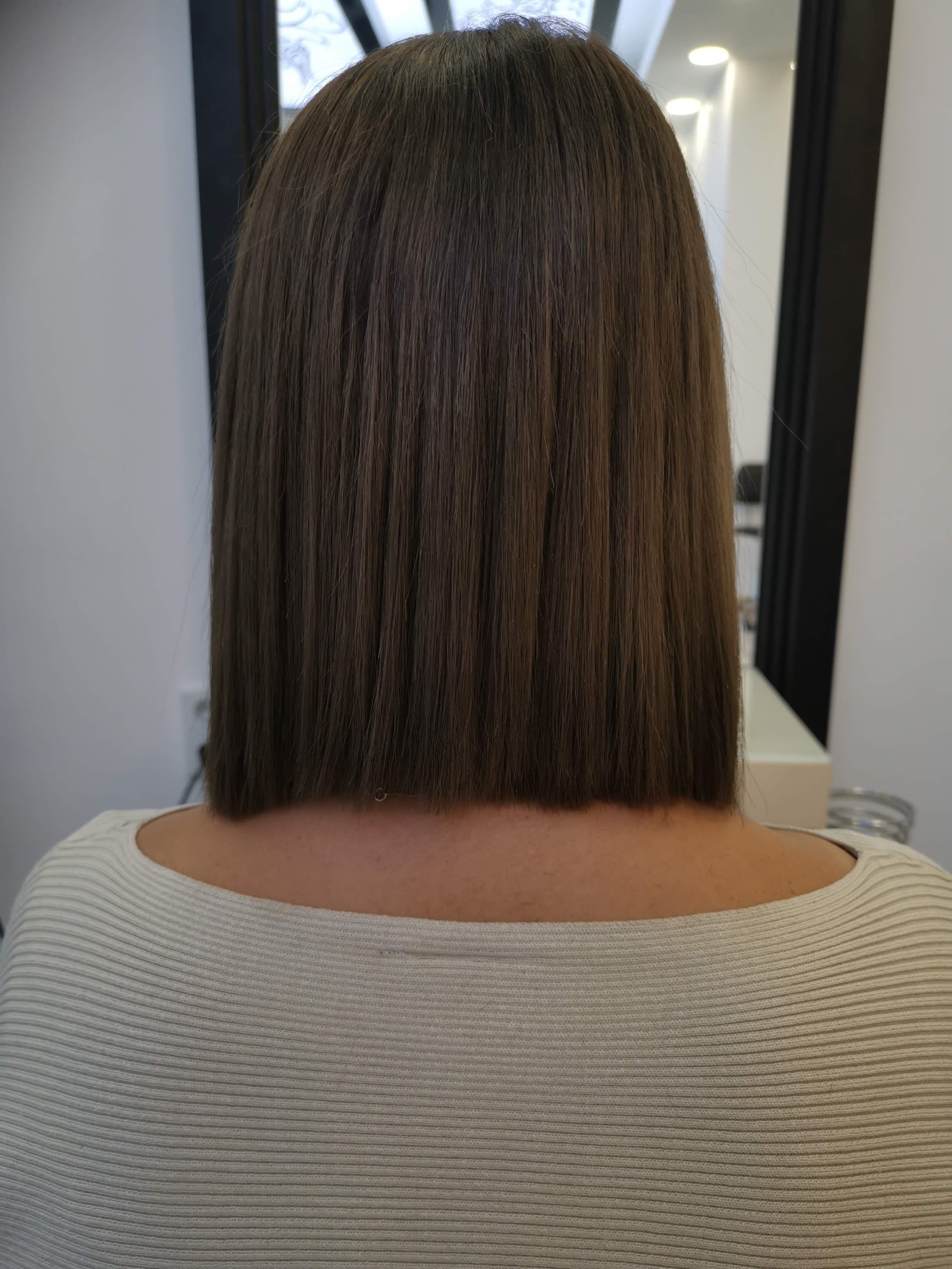 Glatter Haarschnitt, Rückenansicht, Ventus Friseure Hagen